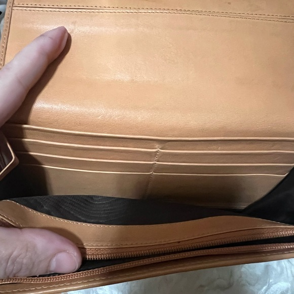 Gucci Colorful Woven Wallets - Picture 8 of 10